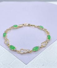 Load image into Gallery viewer, 18k Gold Filled Link Bracelet With Small Oval Lime Green Stone Bezel