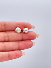Load image into Gallery viewer, 18k Gold Filled Crescent Moon Stud With Pearl Center Piece