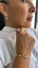 Load image into Gallery viewer, 18k Gold Filled Delicate Pearl Bracelet featuring Cowrie Shell in the middle for a Summer Look