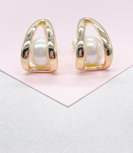 Load image into Gallery viewer, 18k Gold Filled Open Tear Drop Earring With Smooth Pearl Inside