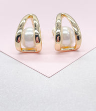 Load image into Gallery viewer, 18k Gold Filled Open Tear Drop Earring With Smooth Pearl Inside