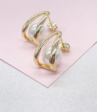 Load image into Gallery viewer, 18k Gold Filled Open Tear Drop Earring With Smooth Pearl Inside