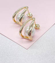 Load image into Gallery viewer, 18k Gold Filled Open Tear Drop Earring With Smooth Pearl Inside