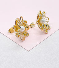 Load image into Gallery viewer, 18k Gold Filled Textured Flower Stud Earring With Faux Pearl Center