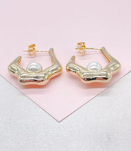 Load image into Gallery viewer, 18k Gold filled Boho Style Wavy Hoop Earrings With Inner Pearl Attached