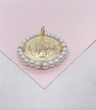 Load image into Gallery viewer, 18k San Benito Charm Crowned with Pearl Beads