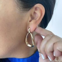 Load image into Gallery viewer, 18k Gold Filled Smooth and Thin Drop Earrings