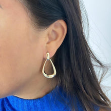 Load image into Gallery viewer, 18k Gold Filled Smooth and Thin Drop Earrings