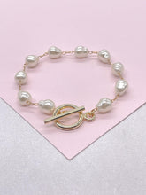 Load image into Gallery viewer, 18k Gold Filled Synthetic Pearl Toggle Bracelet