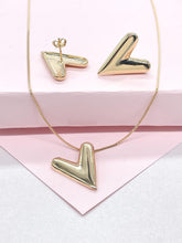 Load image into Gallery viewer, 18k Gold Filled Box Chain Necklace with Smooth XL Heart Pendant, and Stud Earrings