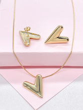 Load image into Gallery viewer, 18k Gold Filled Box Chain Necklace with Smooth XL Heart Pendant, and Stud Earrings