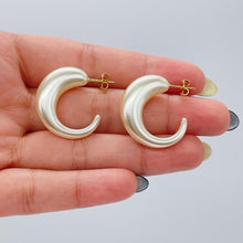 Load image into Gallery viewer, Synthetic Pearl Hoop Earrings, Elegant C-Hoop Design