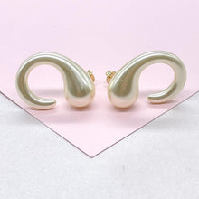 Load image into Gallery viewer, Synthetic Pearl Earring with Semi-Swirl Shape