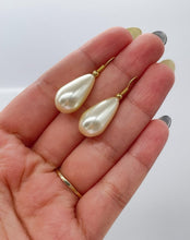 Load image into Gallery viewer, 18k Gold Filled Drop Pearl Earring