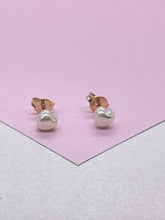 Load image into Gallery viewer, 18k Gold Filled Tiny Heart Stud Pearl Earrings