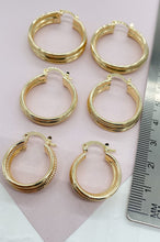 Load image into Gallery viewer, 18K Gold Filled Hoop Earrings Featuring Middle Detail Rugged Wholesale And
