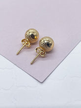 Load image into Gallery viewer, 18k Gold Filled Ball Stud Earrings: Diamond-Cut Cross Pattern
