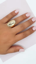 Load image into Gallery viewer, 18k Gold Filled Chunky Plain Oval Band Ring
