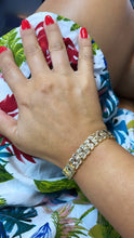 Load image into Gallery viewer, Vintage Diamond Cut Style 18k Gold Filled Thick Double Row of Hearts Bracelet
