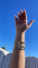 Load image into Gallery viewer, 18k Gold Filled Chunky Carved Hand Painted Layer Bangle Wholesale Jewelry
