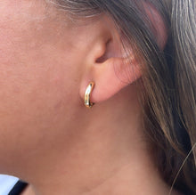 Load image into Gallery viewer, 18k Gold Filled Simple Plain Thin Huggie Wrap Earrings Wholesale Jewelry Supplies
