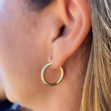 Load image into Gallery viewer, 18k Gold Filled Medium Thin Plain Hoop Earrings
