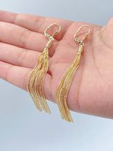Load image into Gallery viewer, 18k Gold Filled Dangling Earring With Box Chain Ends
