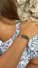 Load image into Gallery viewer, 18k Gold Filled Engraved Coin Overlapping Bracelet
