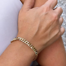 Load image into Gallery viewer, 18k Gold Filled Cuban Link Bracelet: Women's Curb Chain
