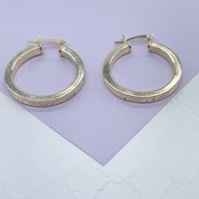 Load image into Gallery viewer, 18k Gold Filled Sharp Edges Hoop Earrings with Smooth Finish and 3 Score Pattern

