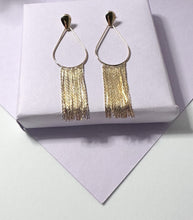 Load image into Gallery viewer, 18k Gold Filled Oval Tear Drop Shaped Chandelier Earring
