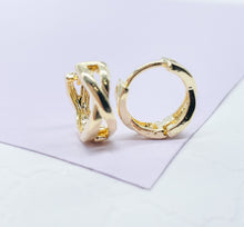 Load image into Gallery viewer, 18k Gold Filled Smooth Infinity Shaped Huggies
