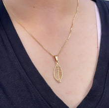 Load image into Gallery viewer, 18k Gold Filled Simple Dainty Leaf Pendant
