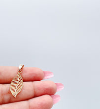 Load image into Gallery viewer, 18k Gold Filled Simple Dainty Leaf Pendant
