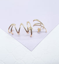 Load image into Gallery viewer, 18k Gold Filled Line Crowded Claw Stud Earring
