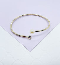 Load image into Gallery viewer, 18k Gold Filled Dainty Cuff Bangle With Stone and Pearl Ends
