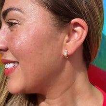 Load image into Gallery viewer, 18k Gold Filled Flower Engraved Huggie Earrings
