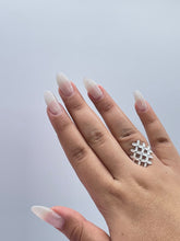 Load image into Gallery viewer, 925 Sterling Silver Ring With Small Flowers Engraved With CZ Stone In Center
