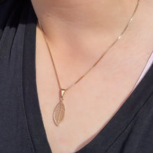 Load image into Gallery viewer, 18k Gold Filled Simple Dainty Leaf Pendant

