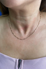 Load image into Gallery viewer, 18k Gold Filled Dainty 3-Bead patterned Dash Dot Chain
