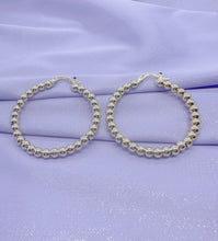 Load image into Gallery viewer, 18k Gold Filled 4mm Beaded Hoop Earring
