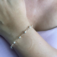 Load image into Gallery viewer, 18k Gold Filled Diamond Shaped Gold Guard With Small Round Pearl Set
