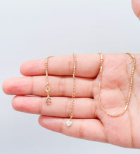 Load image into Gallery viewer, 18k Gold Filled Dainty 3-Bead patterned Dash Dot Chain
