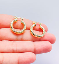 Load image into Gallery viewer, 18k Gold Filled Small Smooth Classic Plain 4mm Thick Hoop
