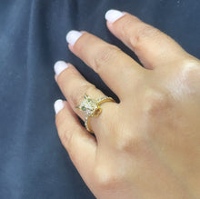 Load image into Gallery viewer, 18k Gold Filled Zirconia Panther Ring With Emerald colored Eyes
