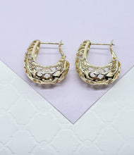 Load image into Gallery viewer, 18k Gold Filled Drop Style Earrings With Engraved Patterns
