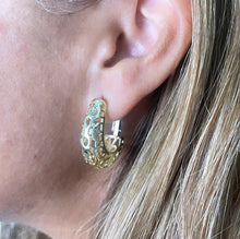 Load image into Gallery viewer, 18k Gold Filled Drop Style Earrings With Engraved Patterns
