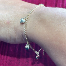 Load image into Gallery viewer, 18k Gold Filled Curb Link Plain Bracelet With Heart Charm
