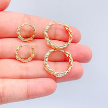 Load image into Gallery viewer, 18k Gold Filled Chain Link Huggie Earring With CZ Stones
