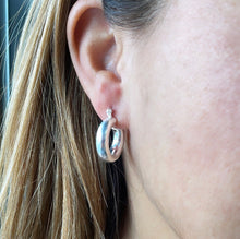 Load image into Gallery viewer, 18k Gold Filled 5mm Plain Thick 25mm Small Hoops
